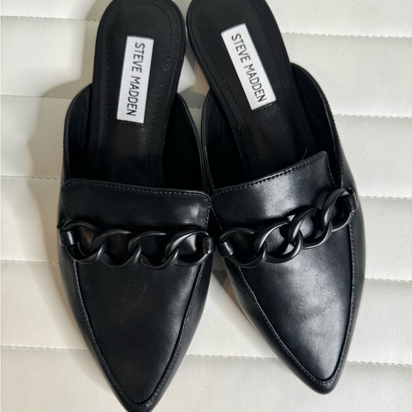Steve Madden Black Flats, Size 8 - Picture 5 of 6